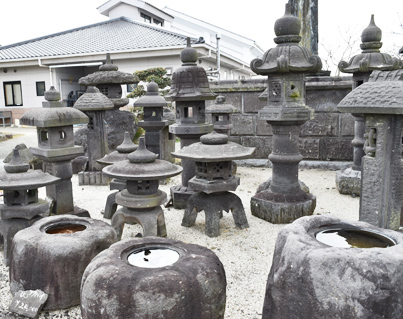 stone lanterns