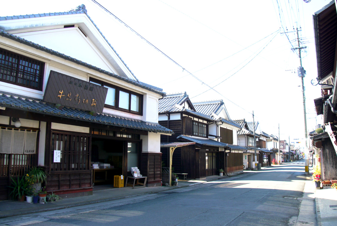 Yame Fukushima: A townscape of traditional, white-walled buildings